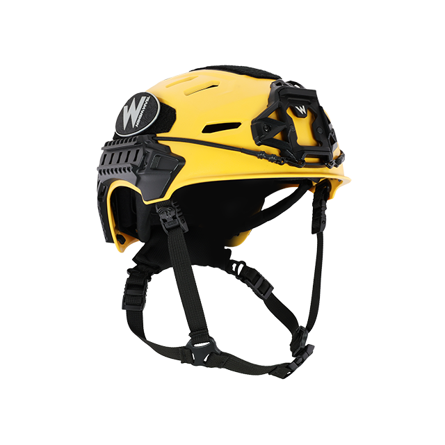 Vista em ângulo de um capacete RECON amarelo